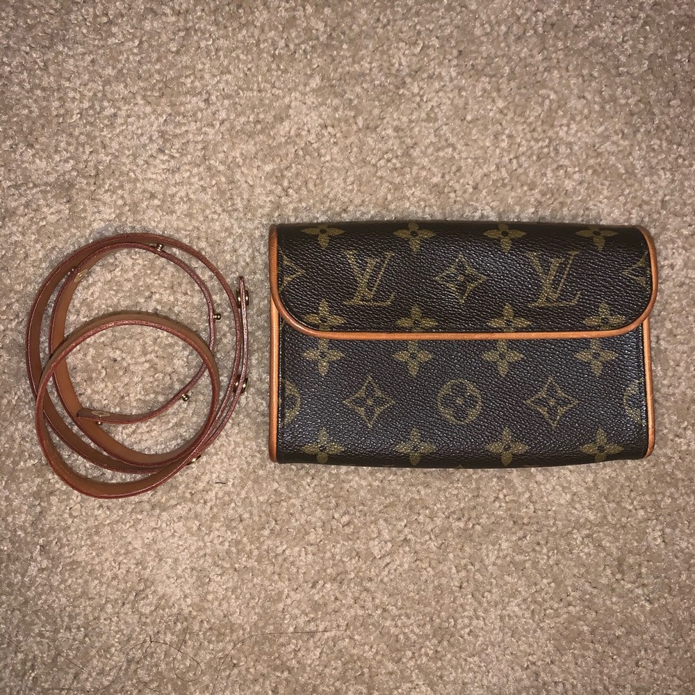 AUTHENTIC Louis Vuitton Pochette Florentine XS